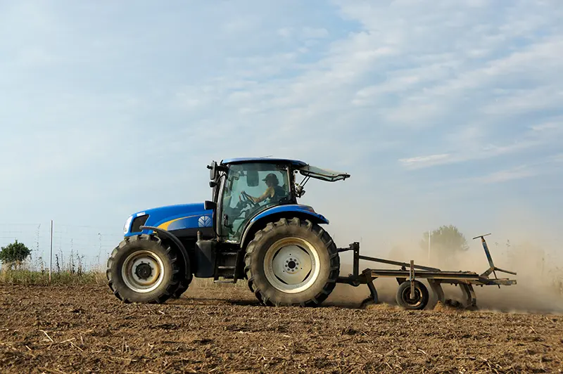 Agricultural machinery working in long-term field operations under harsh farming conditions